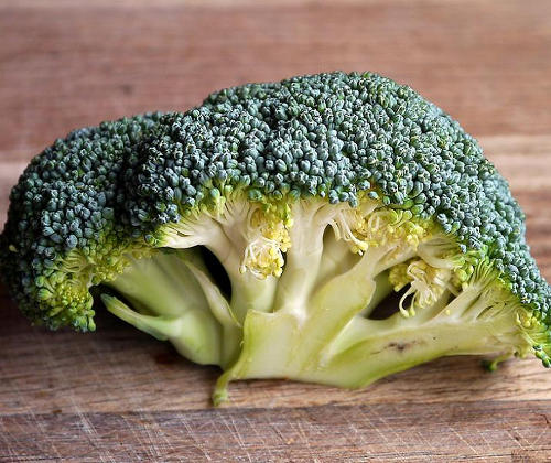 El brócoli es beneficioso para las encías